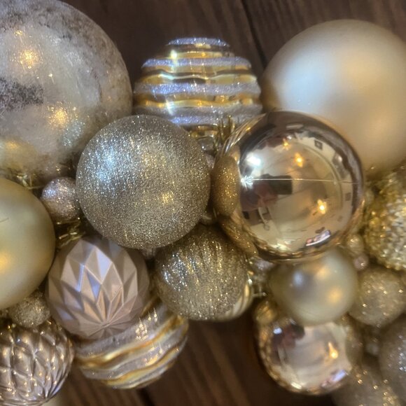 Handmade New GOLDS Shatterproof Ball Wreath Shades of Gold Christmas Wreath - Picture 7 of 14
